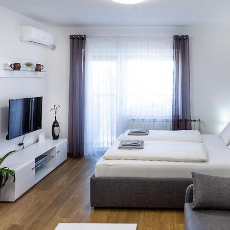 Mb Apartment ซูโบติกา ภายนอก รูปภาพ