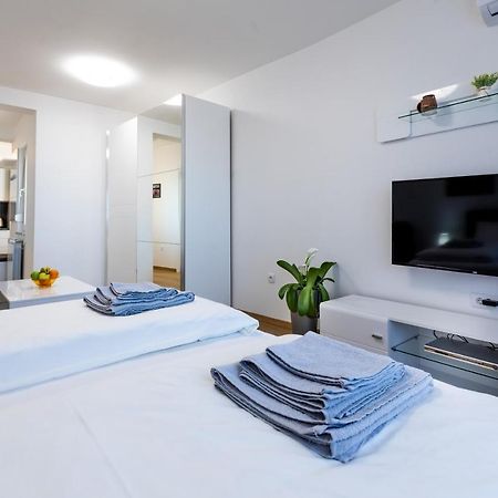 Mb Apartment ซูโบติกา ภายนอก รูปภาพ
